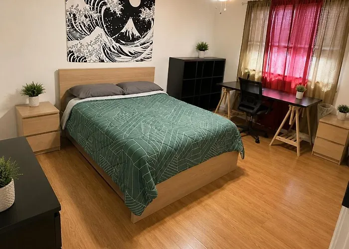 Malibu With Pool For Students & Young Professionals! Tempe