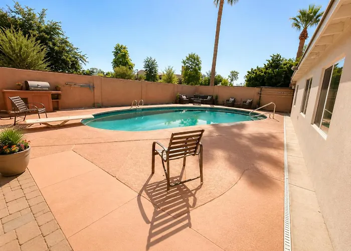 Malibu With Pool For Students & Young Professionals! Habitación en casa particular *