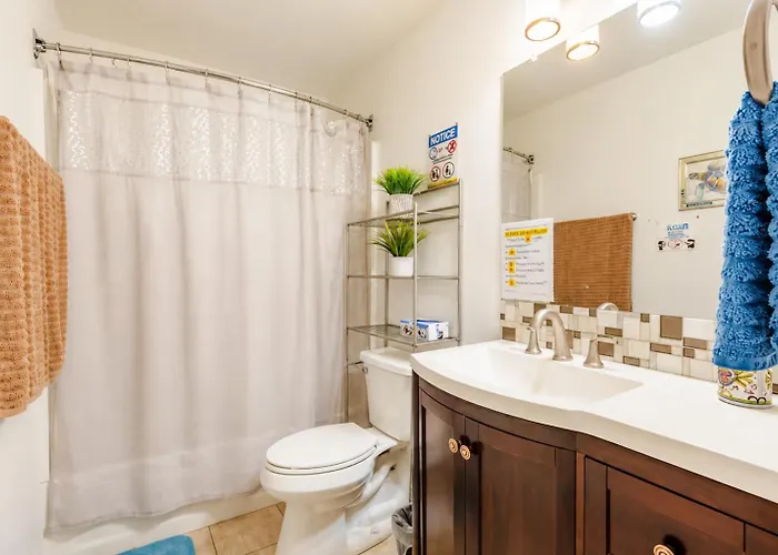Malibu With Pool For Students & Young Professionals! Habitación en casa particular *
