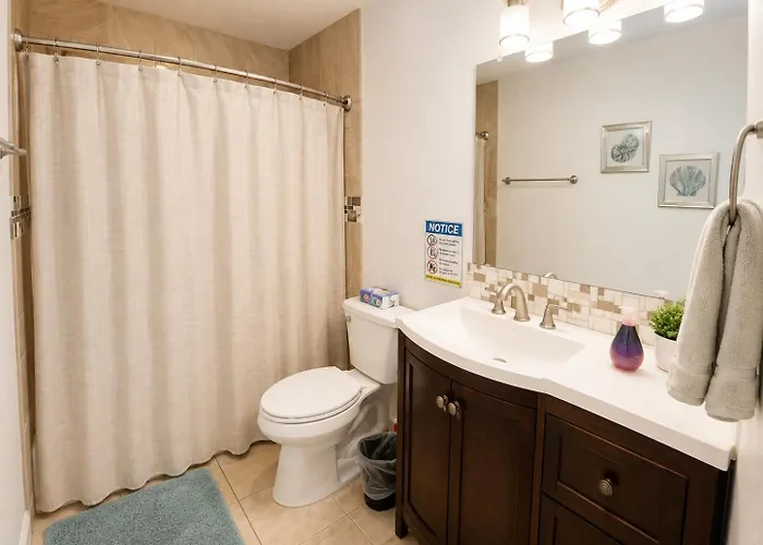 Malibu With Pool For Students & Young Professionals! Habitación en casa particular *