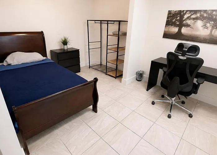 Malibu With Pool For Students & Young Professionals! Habitación en casa particular Tempe
