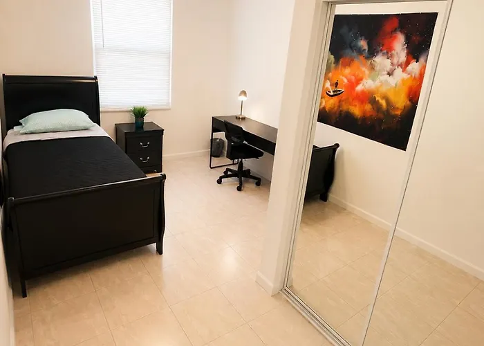 Habitación en casa particular Malibu With Pool For Students & Young Professionals! Tempe